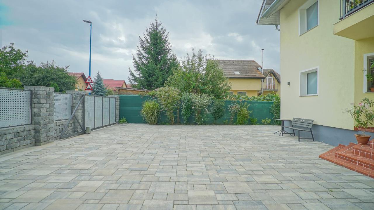 Vilux With Indoor Private Parking Apartment Brașov Exterior foto