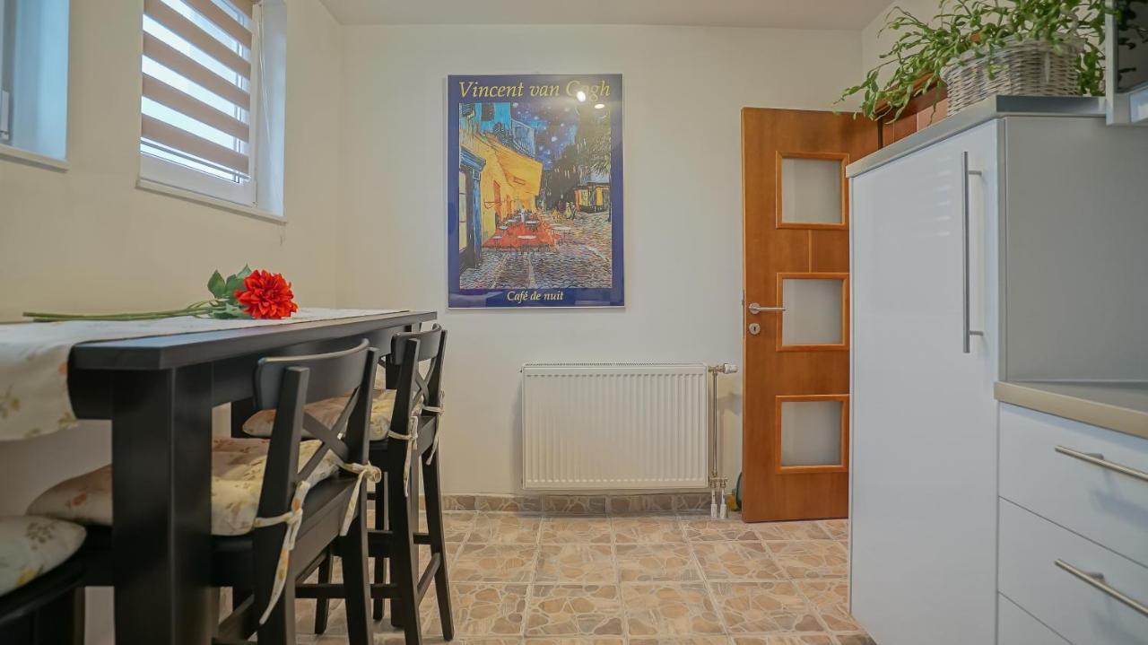 Vilux With Indoor Private Parking Apartment Brașov Exterior foto